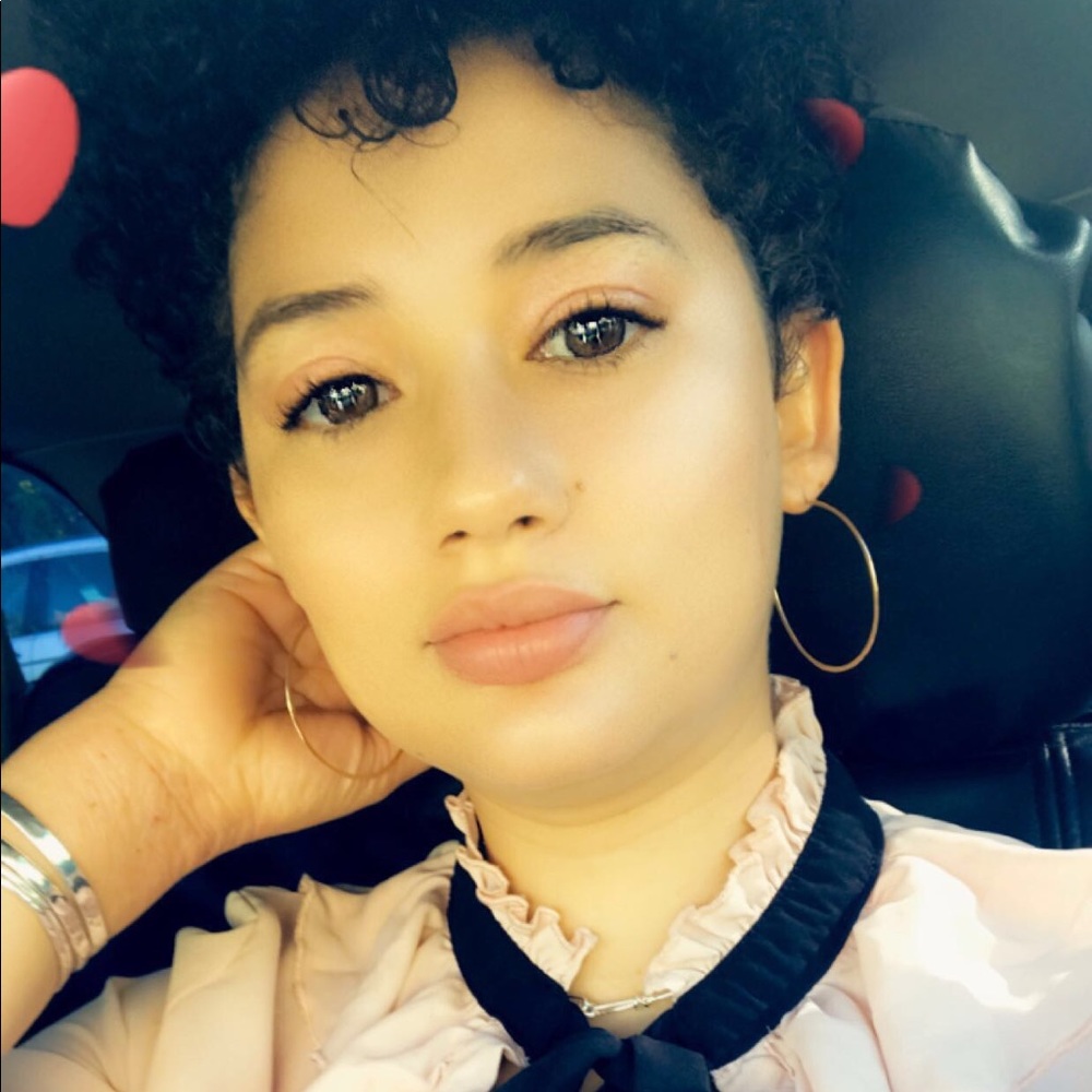 Meet your Posher, Gabriela